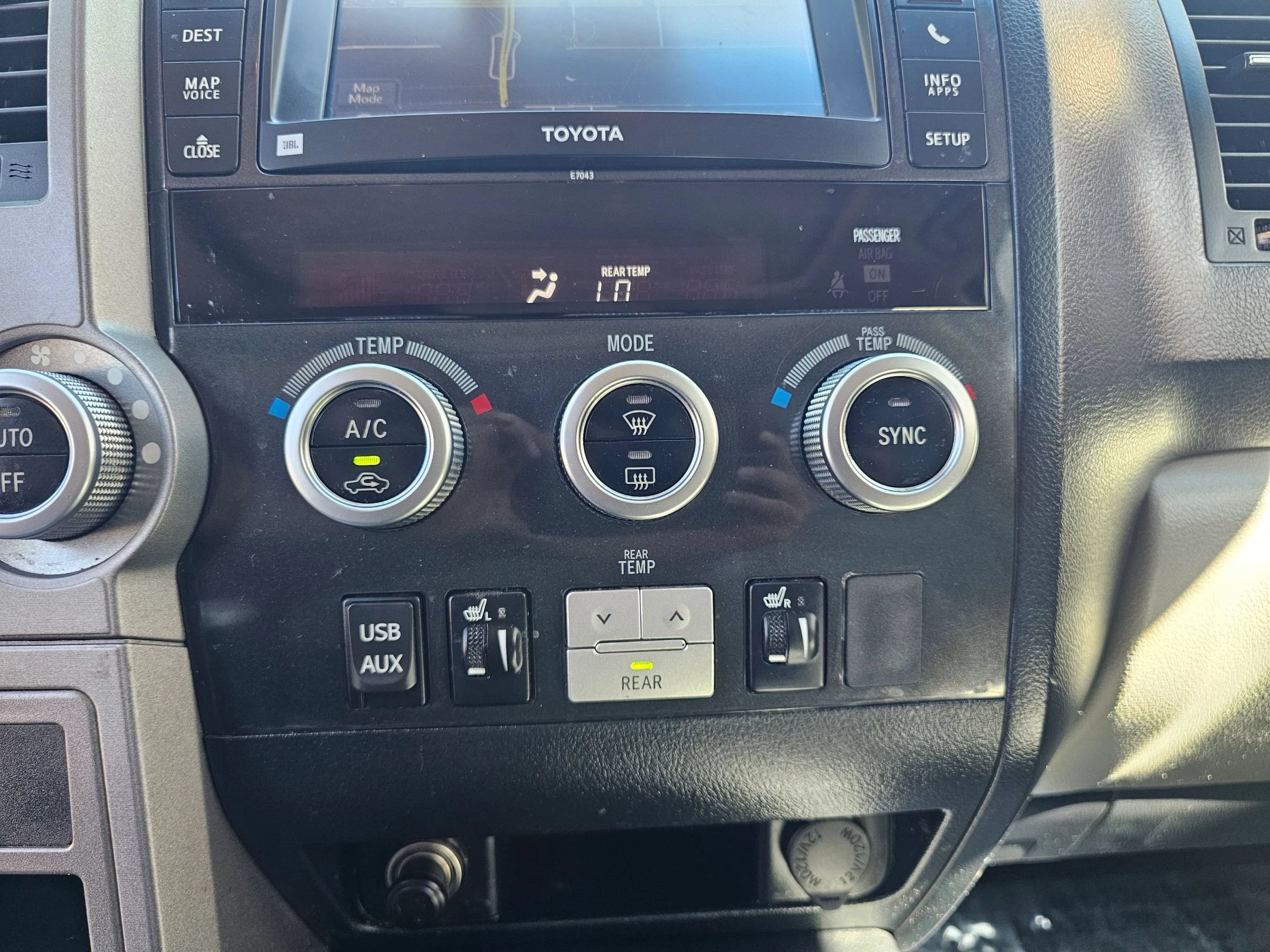 Used 2013 Toyota Sequoia Limited AWD/4WD image 14