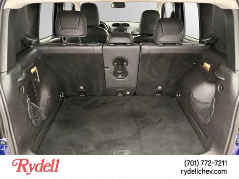 Used 2016 Jeep Renegade Limited image 18