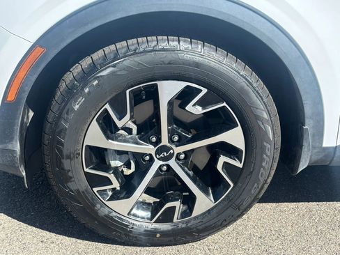 Used 2023 Kia Sportage EX AWD/4WD image 6