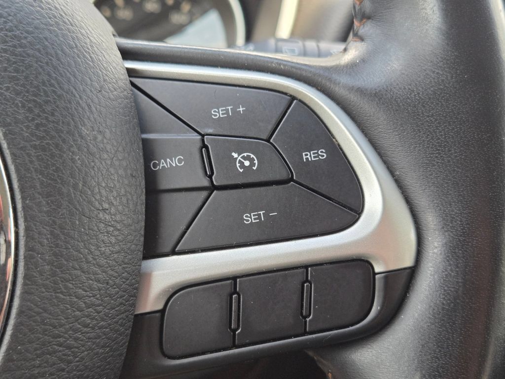 Used 2019 Jeep Compass Limited FWD image 23
