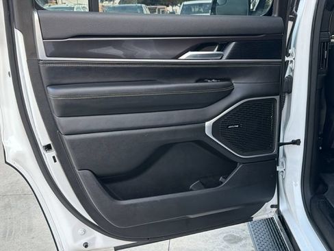 Used 2023 Jeep Wagoneer 4WD image 23