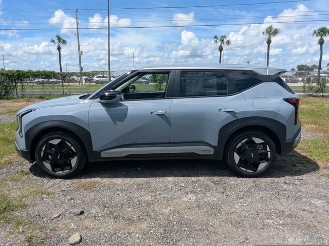 New 2027 Kia Seltos S FWD image 3