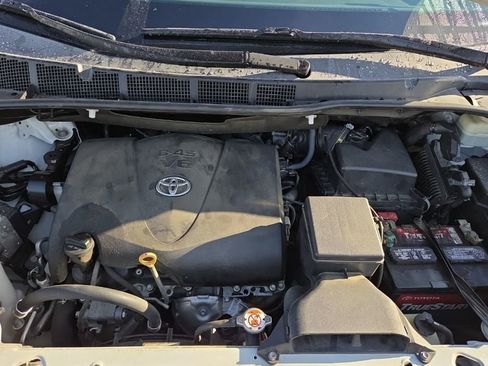 Used 2018 Toyota Sienna XLE Premium FWD image 11