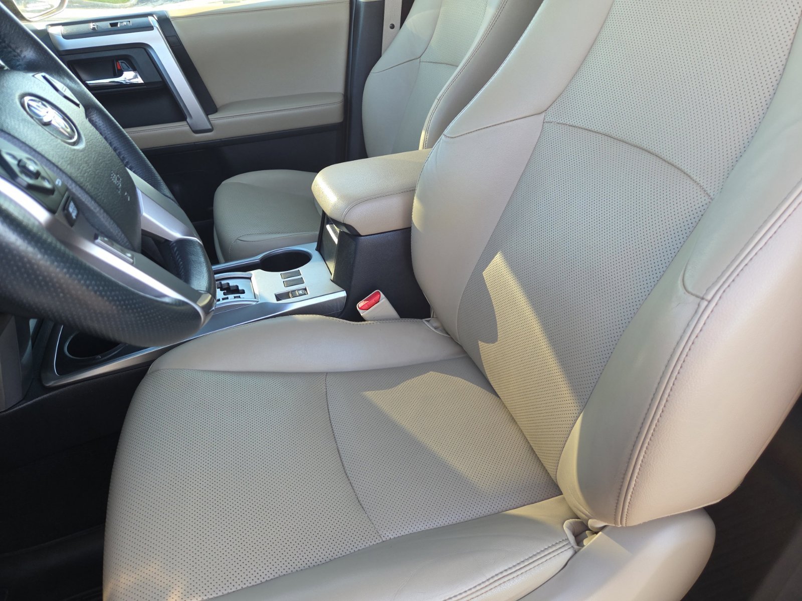 Used 2018 Toyota 4Runner Limited AWD/4WD image 19