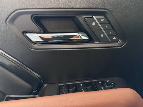 Certified 2025 GMC Canyon AT4 w/ Nightfall Edition AWD/4WD image 27
