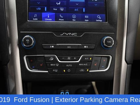Used 2019 Ford Fusion SEL FWD image 20