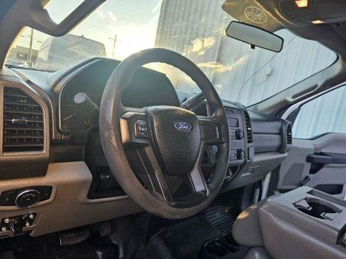 Used 2018 Ford F550 2WD Regular Cab Super Duty image 8