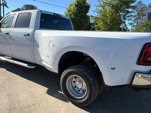New 2026 RAM 3500 Big Horn AWD/4WD image 10