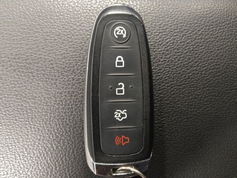 Used 2019 Ford Escape SEL FWD image 32