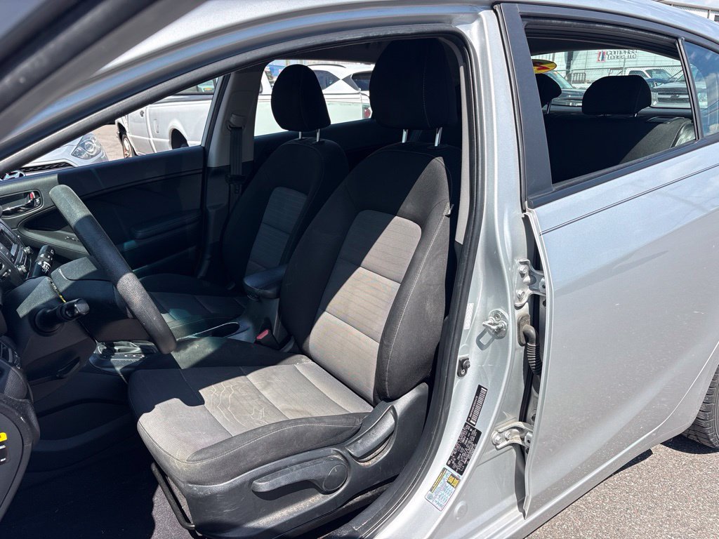 Used 2016 Kia Forte LX FWD image 9