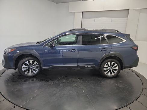 Used 2023 Subaru Outback Limited XT AWD/4WD image 4