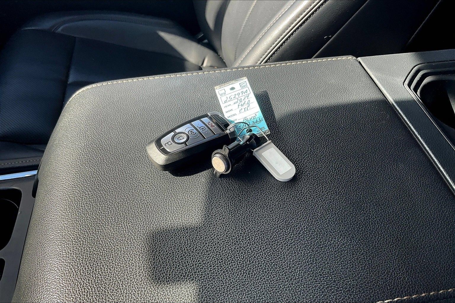 Used 2024 Ford Expedition XLT RWD image 13