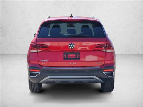 Used 2024 Volkswagen Taos SE image 7