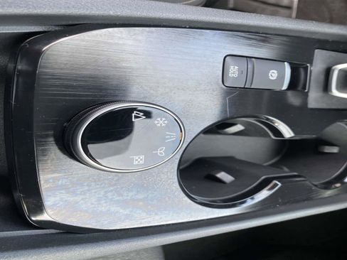 Used 2024 Nissan Rogue SV image 15