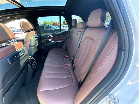 Used 2022 BMW X5 M50i AWD/4WD image 23