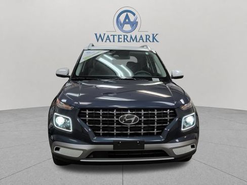Used 2025 Hyundai Venue Limited FWD image 9