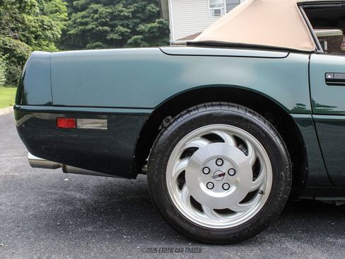 Used 1995 Chevrolet Corvette Convertible RWD image 10