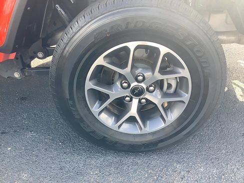 Certified 2024 Jeep Gladiator Sport image 9