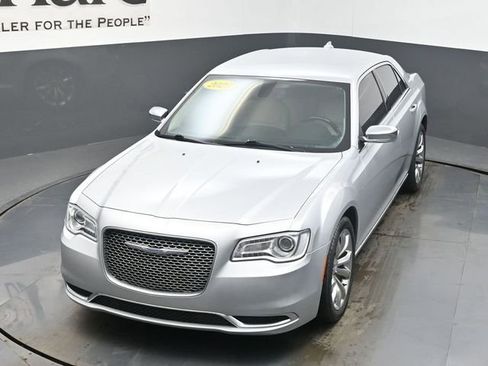 Used 2020 Chrysler 300 Touring L w/ Quick Order Package 2EF image 44