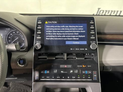 Used 2022 Toyota Avalon Limited w/ Advanced Safety Package FWD image 15
