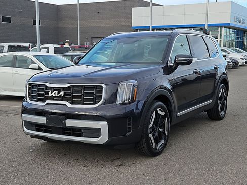 Used 2025 Kia Telluride S image 8