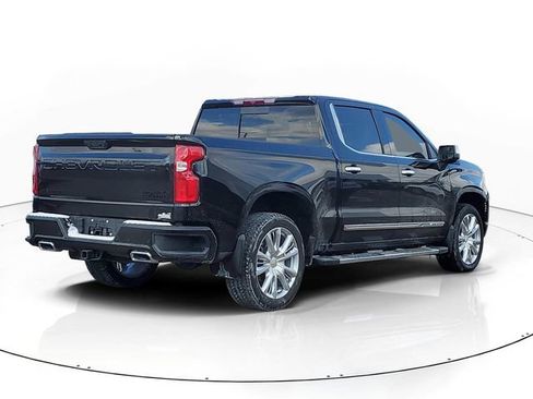 Used 2025 Chevrolet Silverado 1500 High Country w/ High Country Premium Package AWD/4WD image 3