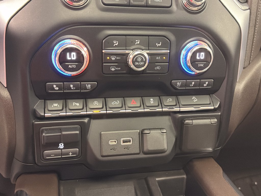 Used 2019 GMC Sierra 1500 SLT w/ SLT Premium Plus Package AWD/4WD image 41