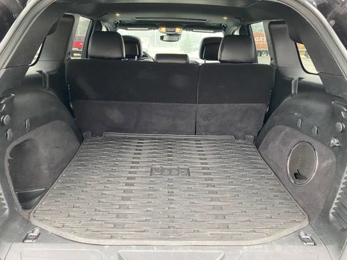 Used 2020 Jeep Grand Cherokee Laredo w/ Quick Order Package 2BN North image 16