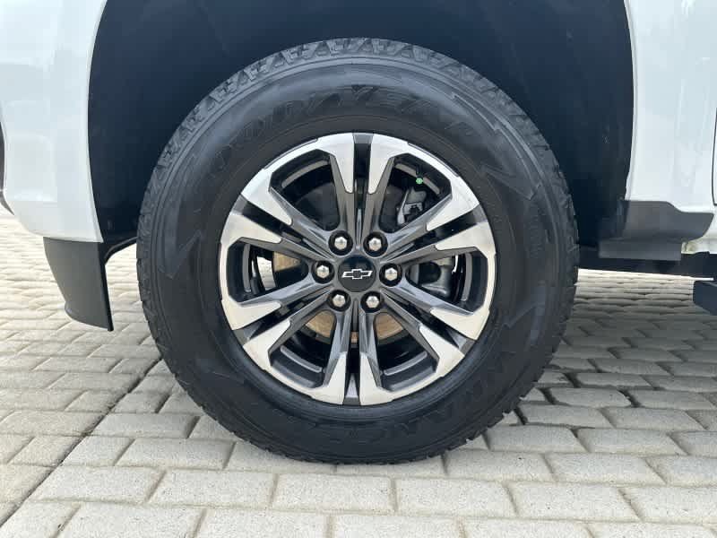 Used 2021 Chevrolet Colorado Z71 w/ Safety Package AWD/4WD image 12