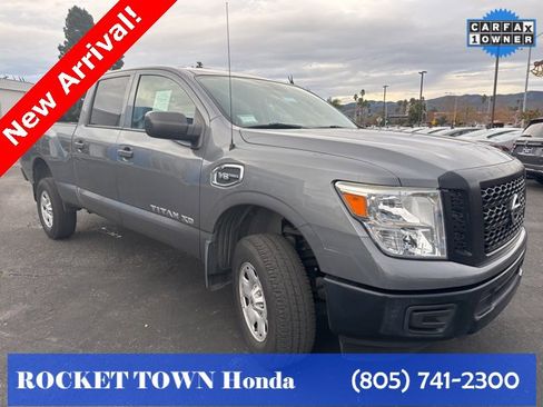 Used 2017 Nissan Titan S image 3