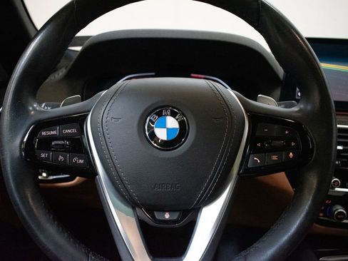 Used 2022 BMW 530i xDrive w/ Premium Package AWD/4WD image 12