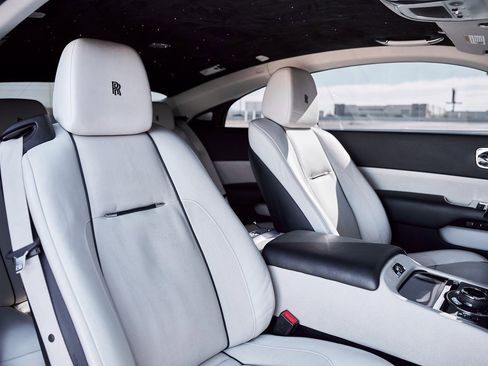 Used 2015 Rolls-Royce Wraith image 39
