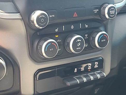 Used 2020 RAM 1500 Big Horn AWD/4WD image 20