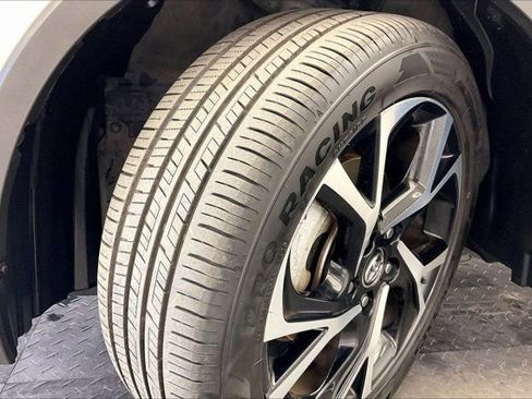 Used 2019 Toyota C-HR Limited image 34