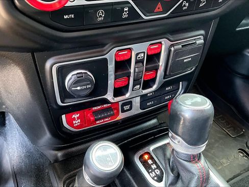 Used 2020 Jeep Wrangler Unlimited Rubicon w/ Quick Order Package 28Y Recon image 29