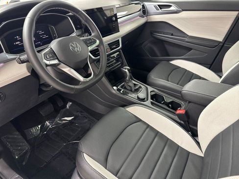 New 2026 Volkswagen Taos SEL AWD/4WD image 9