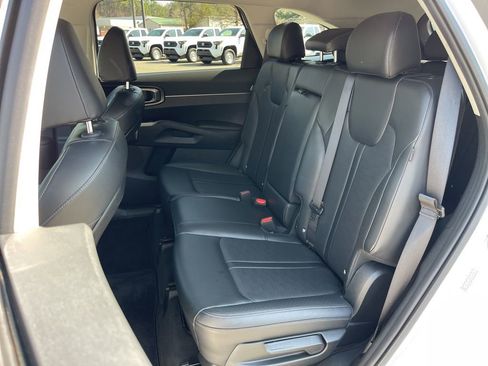 Used 2024 Kia Sorento S image 20