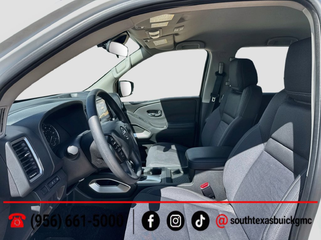 Used 2024 Nissan Frontier SV RWD image 11