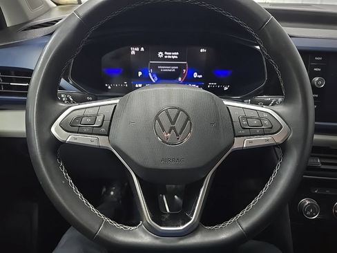 Used 2023 Volkswagen Taos SE AWD/4WD image 18
