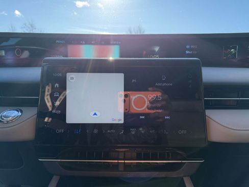 Used 2024 Lincoln Nautilus Reserve image 21