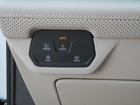 Used 2025 Volkswagen Atlas SEL Premium R-Line AWD/4WD image 27