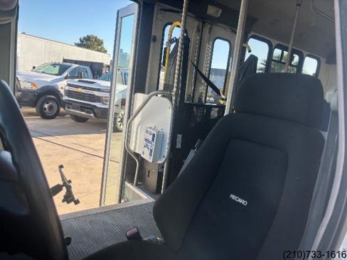 Used 2014 Ford E-350 and Econoline 350 Super Duty image 20