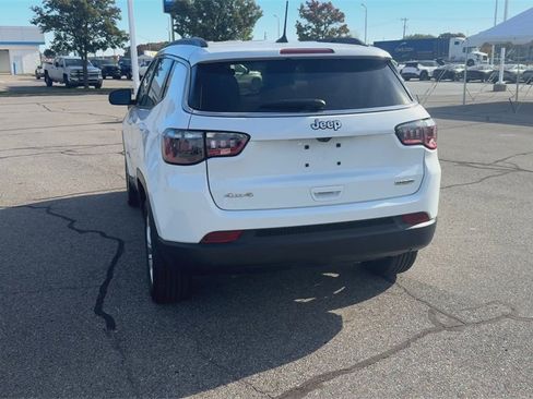 Used 2024 Jeep Compass Latitude image 7