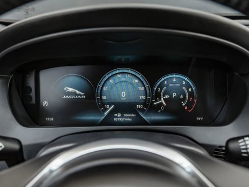 Used 2019 Jaguar XE S RWD image 27
