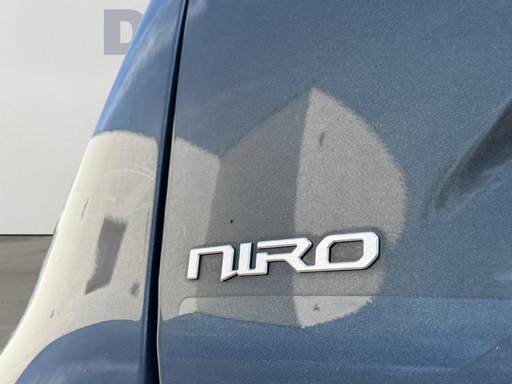 Used 2023 Kia Niro Wave w/ Wave Preserve Package FWD image 31