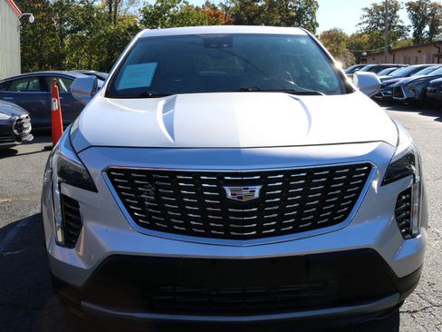 Used 2021 Cadillac XT4 Luxury w/ Cold Weather Package image 2