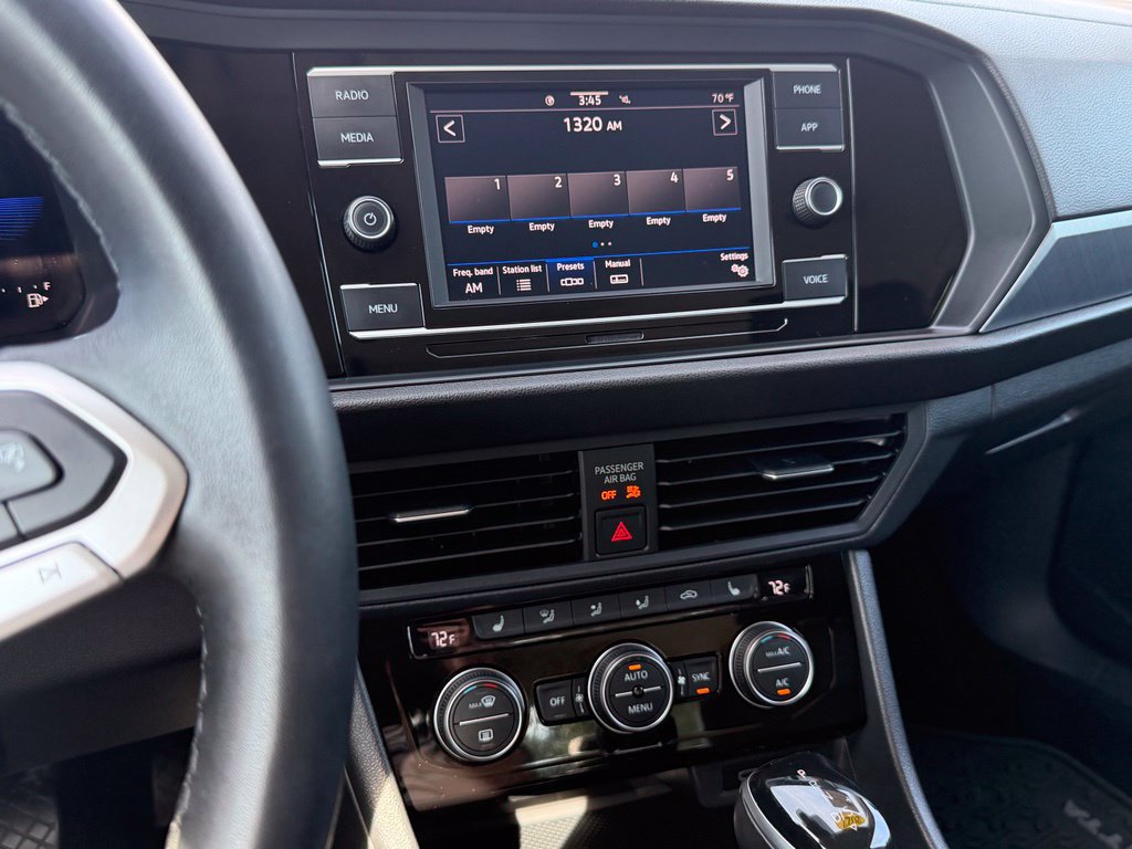 Used 2022 Volkswagen Jetta SE FWD image 29