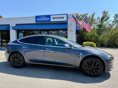 Used 2018 Tesla Model 3 Long Range image 17