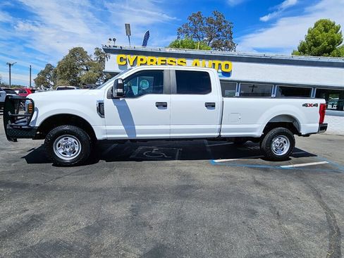 Used 2019 Ford F250 XL w/ Power Equipment Group AWD/4WD image 2