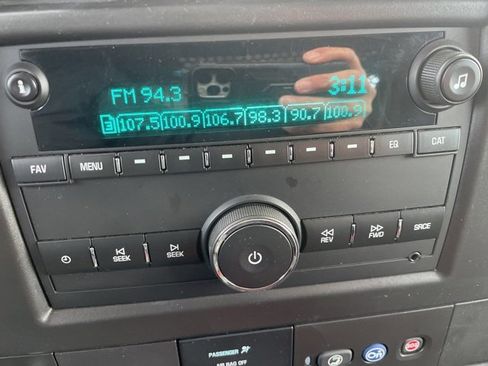 Used 2023 GMC Savana 2500 w/ Driver Convenience Package image 27